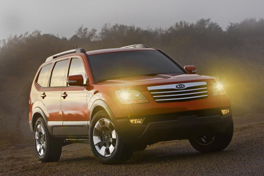  Kia Borrego 2009 года  (фото 10 из 345)